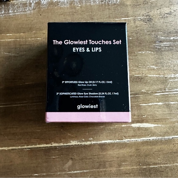 Vanity Case Chanel style Makeup Set The Glowiest Touches Eye and Lip - Picture 10 of 16